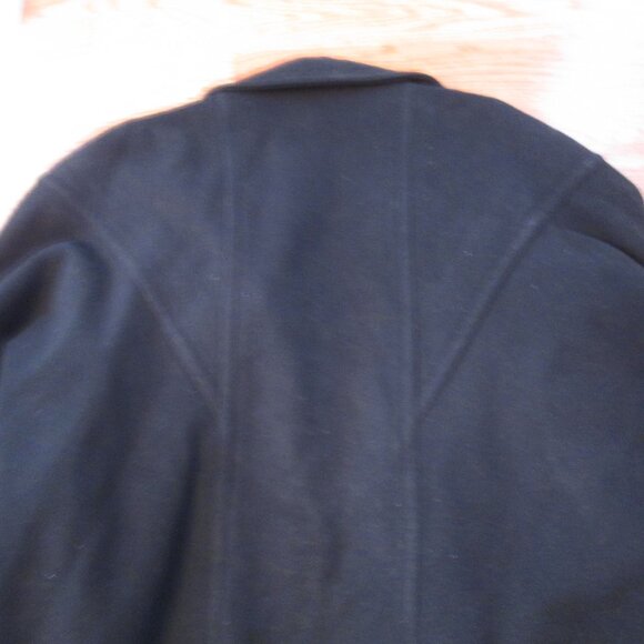 Women's Black 100% Wool Coat Size 16 - In good condition, missing front buttons - Picture 10 of 10